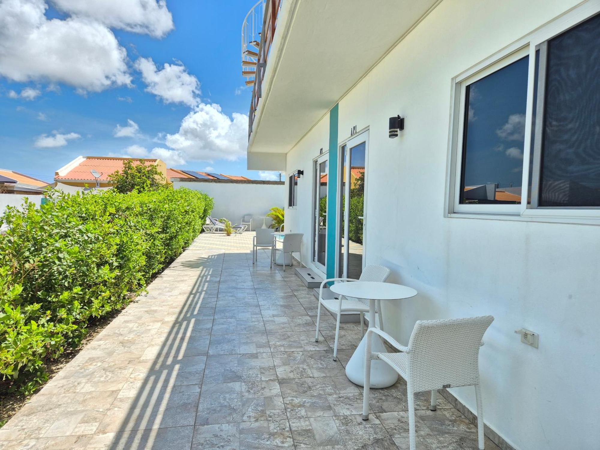 Ocean Breeze Apartments In Aruba Oranjestad Extérieur photo