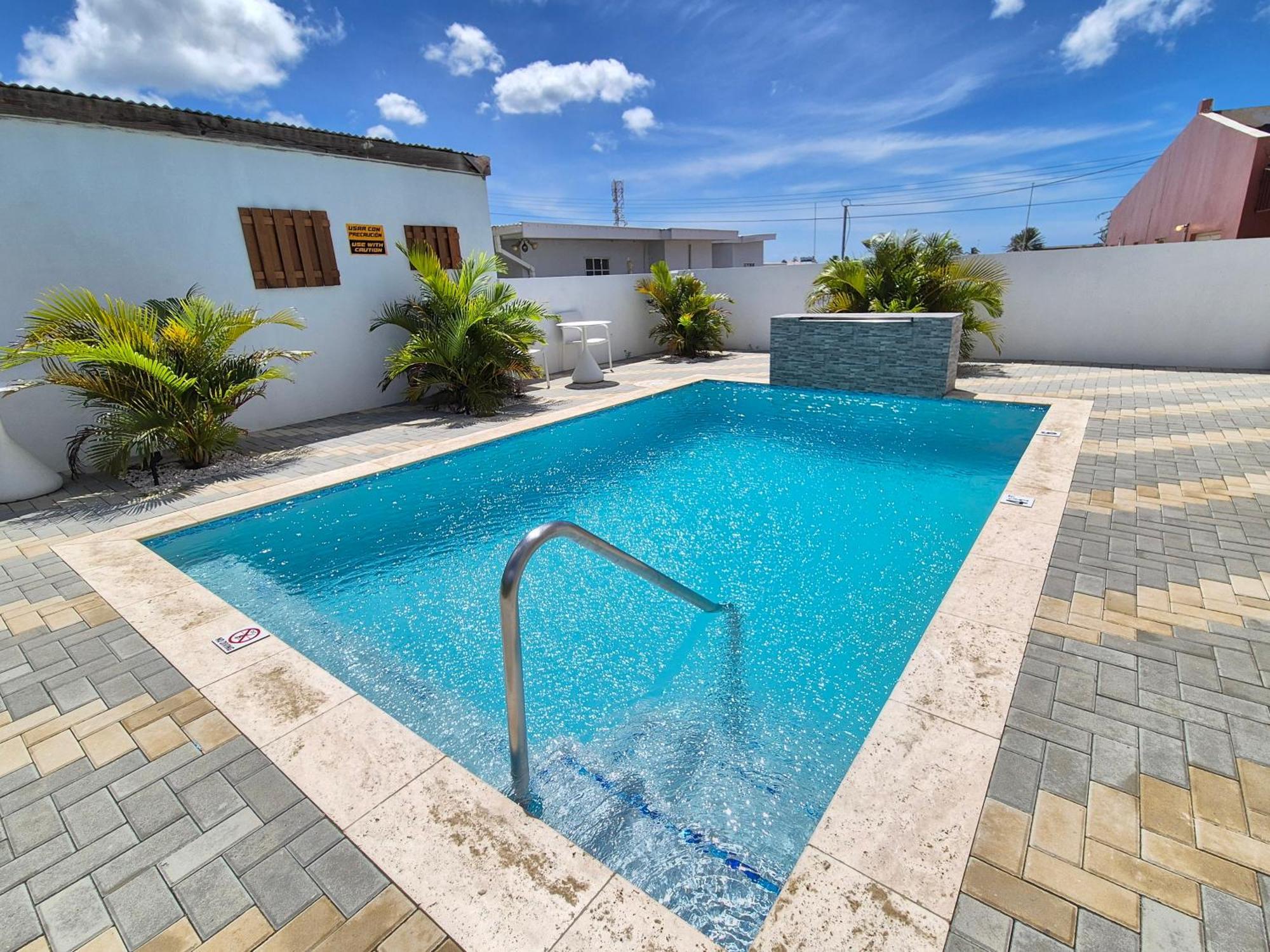 Ocean Breeze Apartments In Aruba Oranjestad Extérieur photo